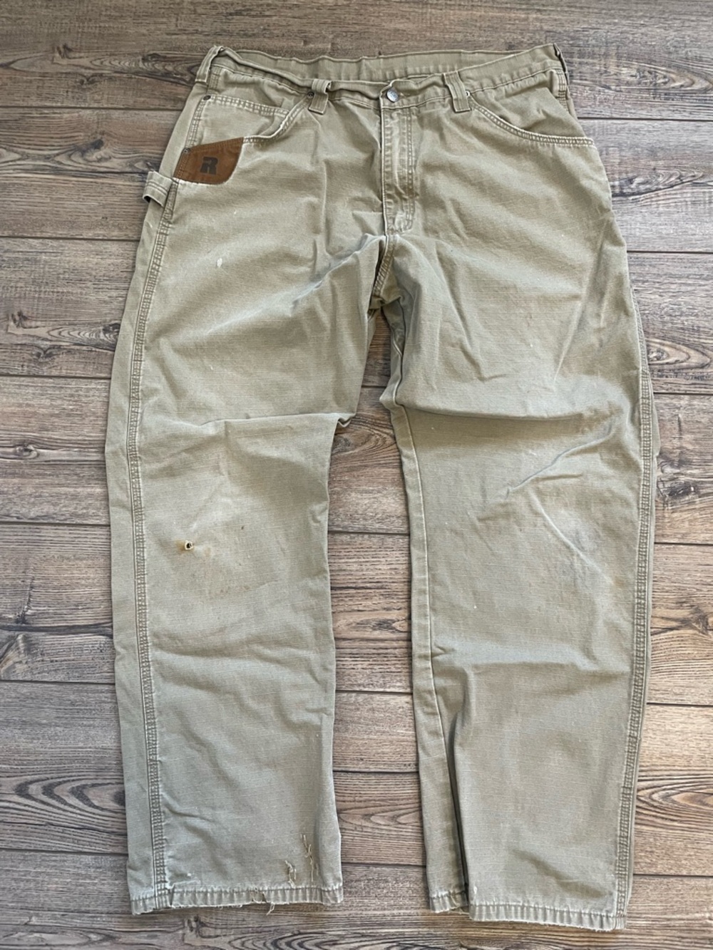 Wrangler cream pants Size 38x32‼️